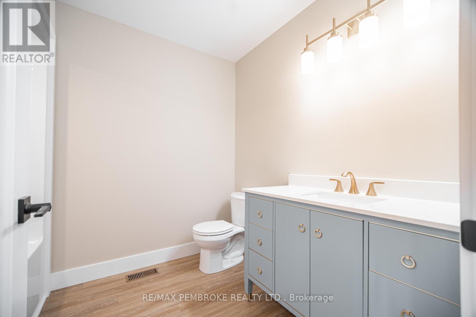 95 Mud Lake Rd. Road, Laurentian Valley, Ontario  K8A 6W4 - Photo 12 - X12900446