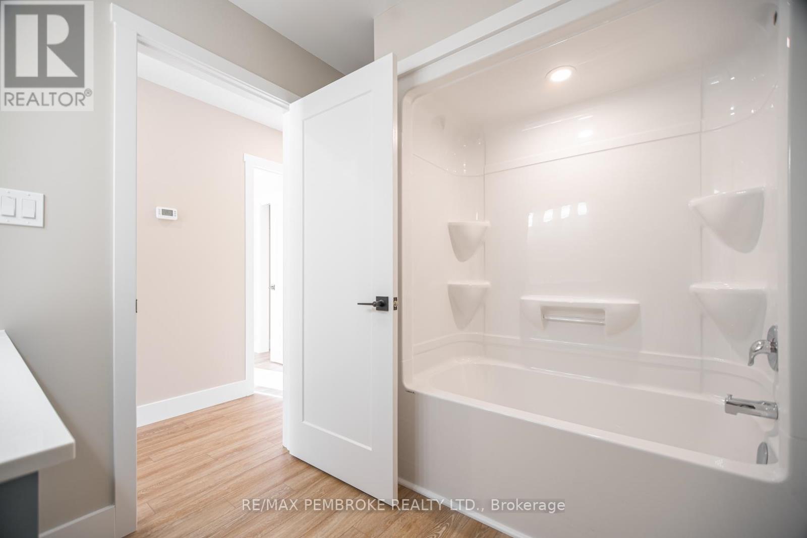 95 Mud Lake Rd. Road, Laurentian Valley, Ontario  K8A 6W4 - Photo 13 - X12900446