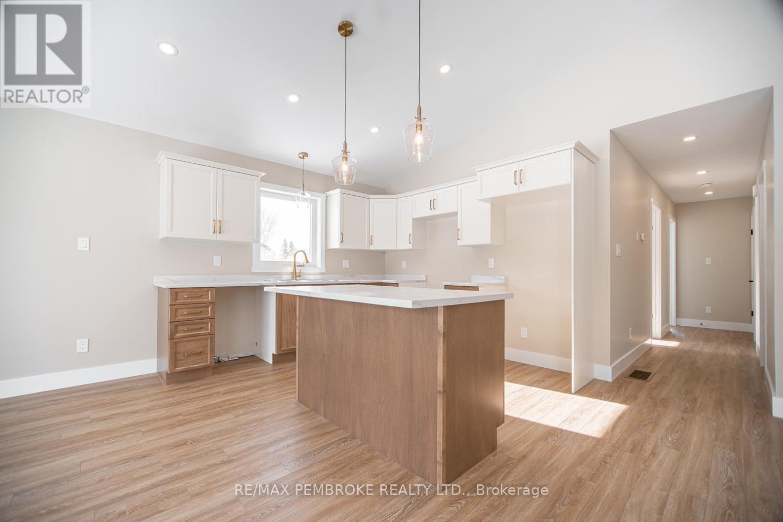 95 Mud Lake Rd. Road, Laurentian Valley, Ontario  K8A 6W4 - Photo 16 - X12900446