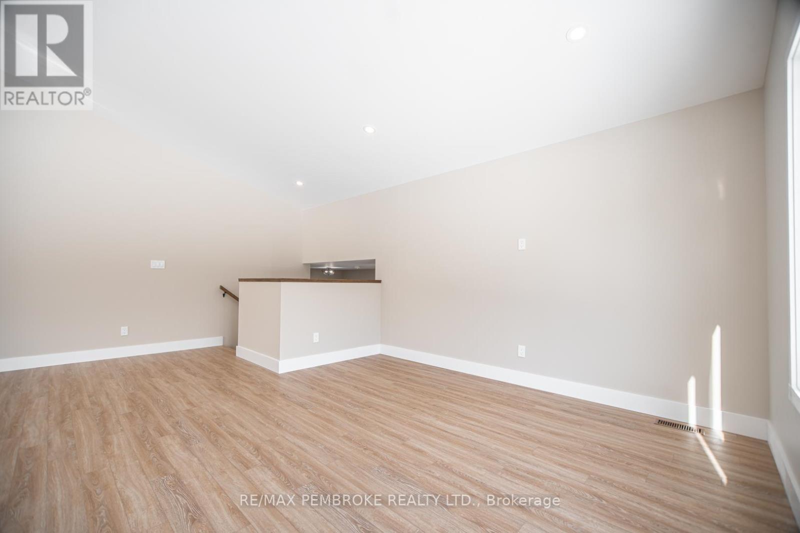 95 Mud Lake Rd. Road, Laurentian Valley, Ontario  K8A 6W4 - Photo 21 - X12900446