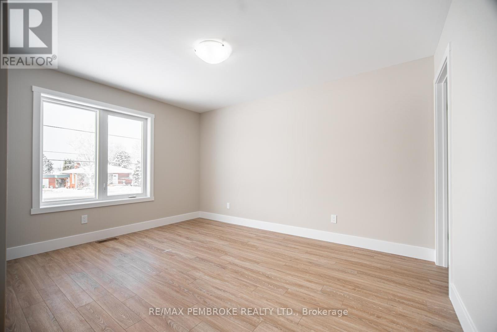 95 Mud Lake Rd. Road, Laurentian Valley, Ontario  K8A 6W4 - Photo 6 - X12900446