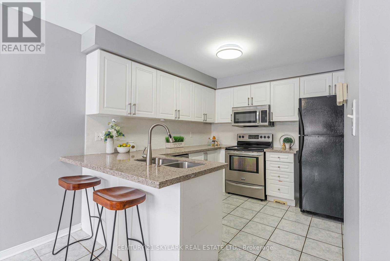 12 Carrington Place, Whitby, Ontario  L1R 3E9 - Photo 12 - E12900430