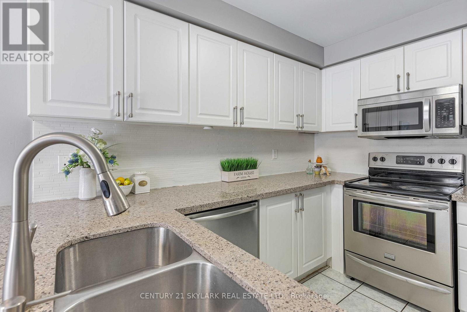 12 Carrington Place, Whitby, Ontario  L1R 3E9 - Photo 15 - E12900430