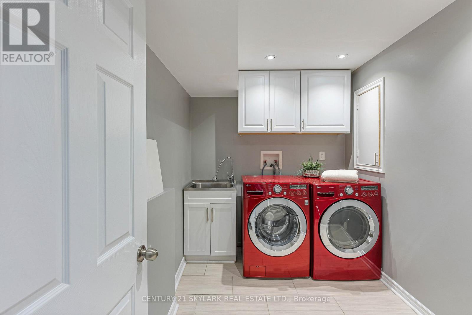 12 Carrington Place, Whitby, Ontario  L1R 3E9 - Photo 33 - E12900430