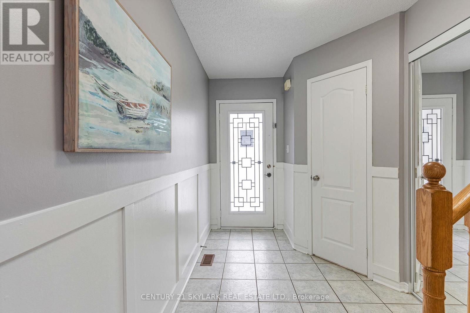 12 Carrington Place, Whitby, Ontario  L1R 3E9 - Photo 4 - E12900430