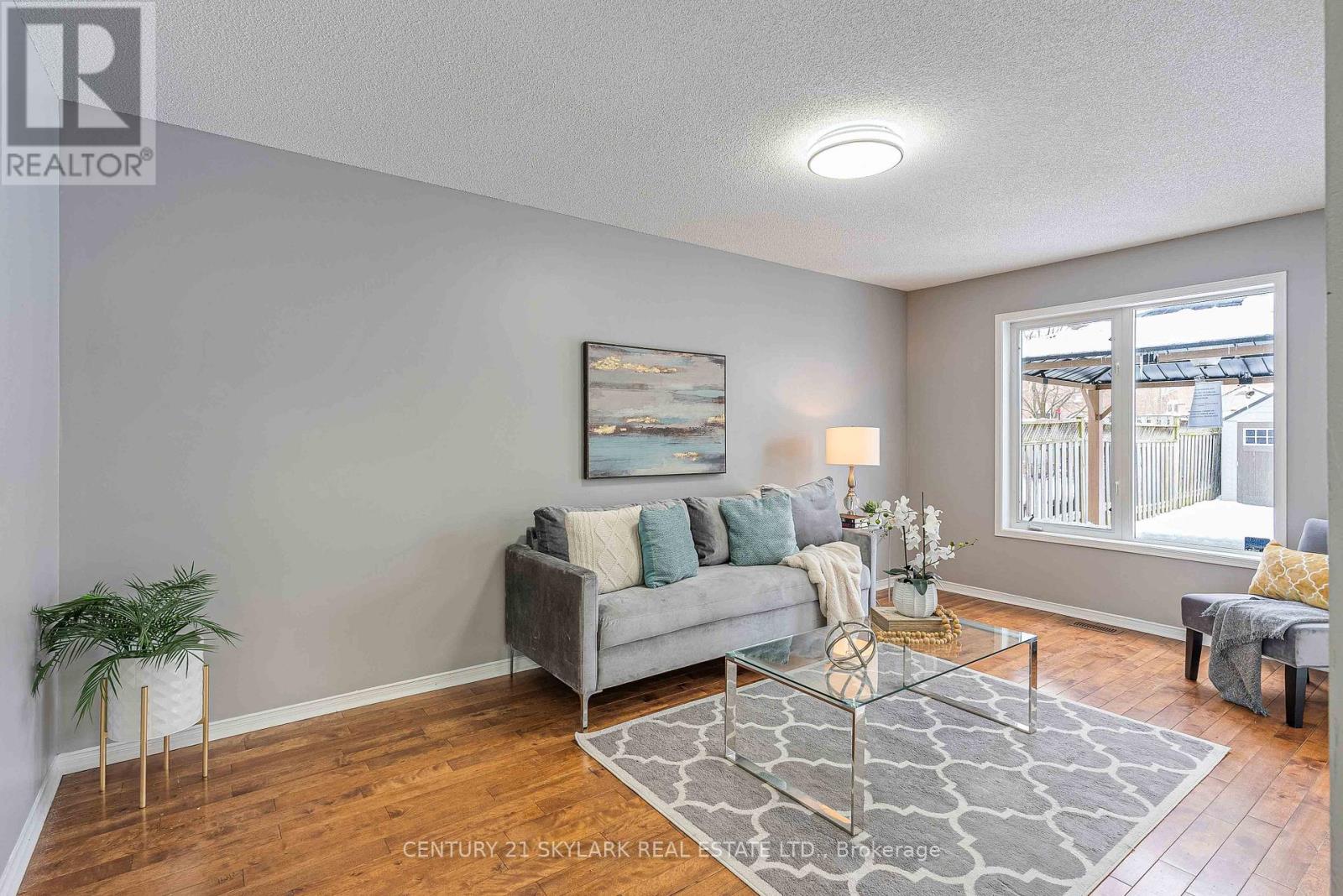 12 Carrington Place, Whitby, Ontario  L1R 3E9 - Photo 8 - E12900430