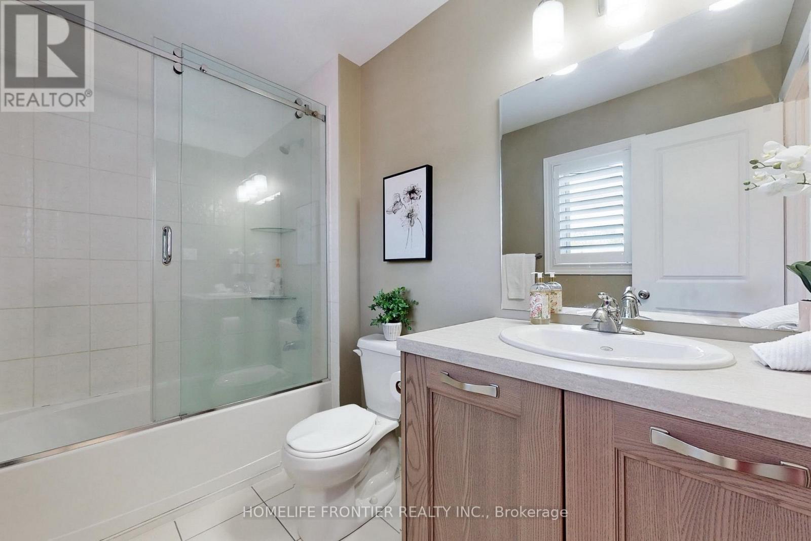 24 Manor Glen Crescent, East Gwillimbury, Ontario  L0G 1M0 - Photo 33 - N12900440