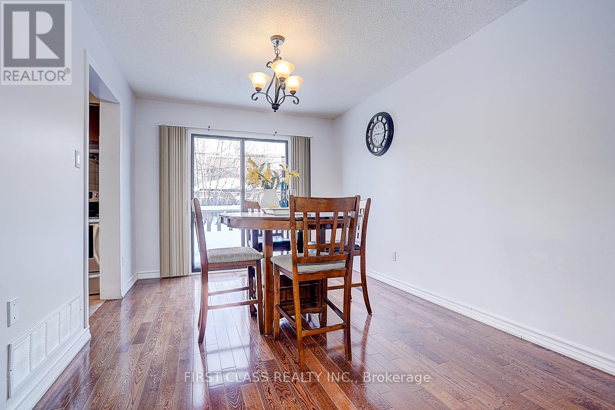 20 Lorraine Street, Richmond Hill, Ontario  L4C 0A1 - Photo 15 - N12900450