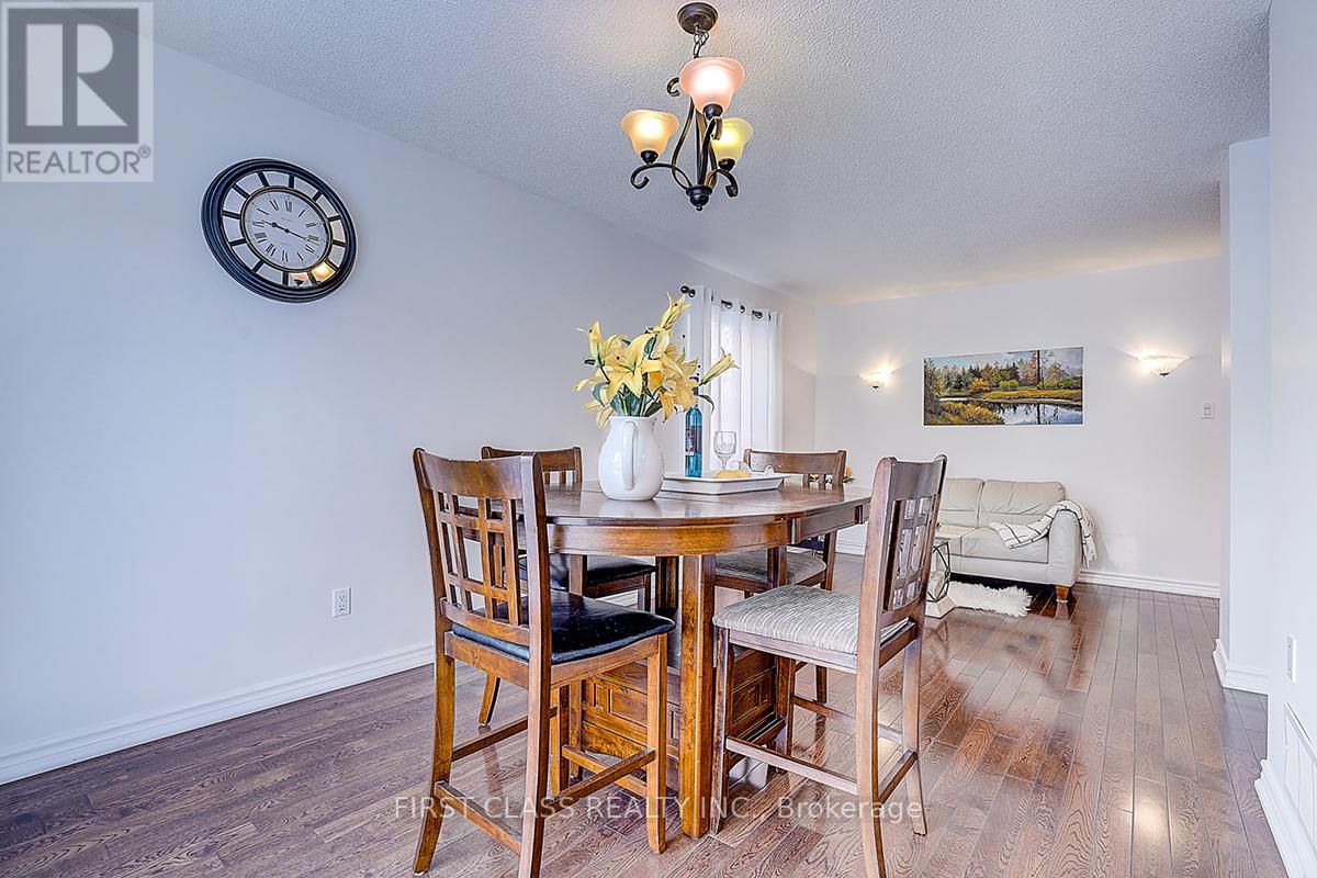 20 Lorraine Street, Richmond Hill, Ontario  L4C 0A1 - Photo 16 - N12900450