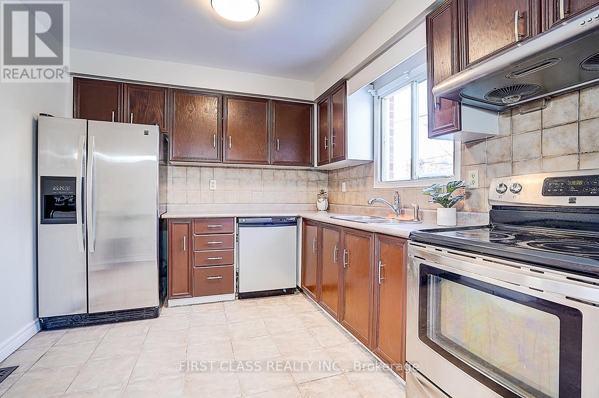 20 Lorraine Street, Richmond Hill, Ontario  L4C 0A1 - Photo 17 - N12900450