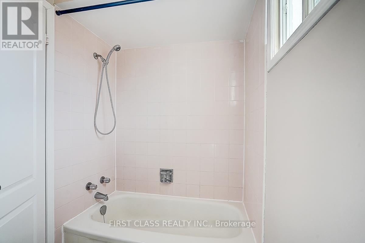 20 Lorraine Street, Richmond Hill, Ontario  L4C 0A1 - Photo 26 - N12900450