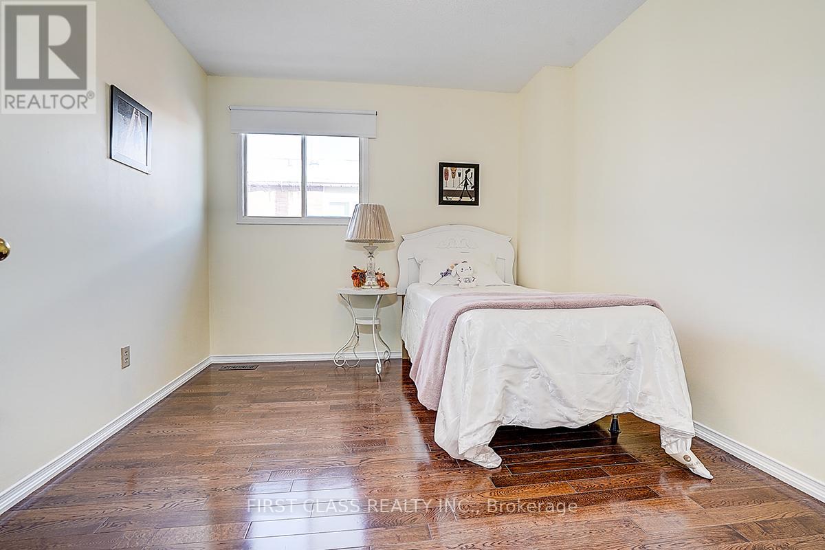 20 Lorraine Street, Richmond Hill, Ontario  L4C 0A1 - Photo 27 - N12900450