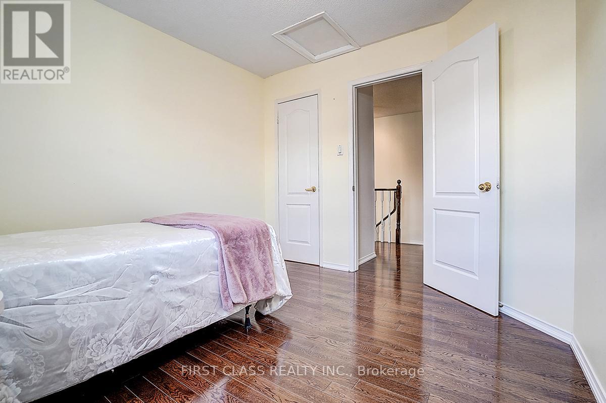 20 Lorraine Street, Richmond Hill, Ontario  L4C 0A1 - Photo 28 - N12900450