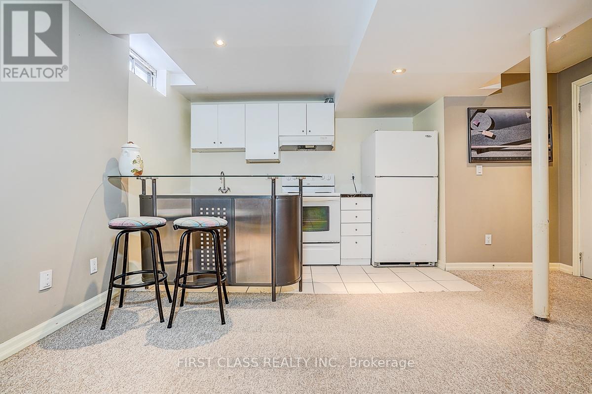 20 Lorraine Street, Richmond Hill, Ontario  L4C 0A1 - Photo 32 - N12900450