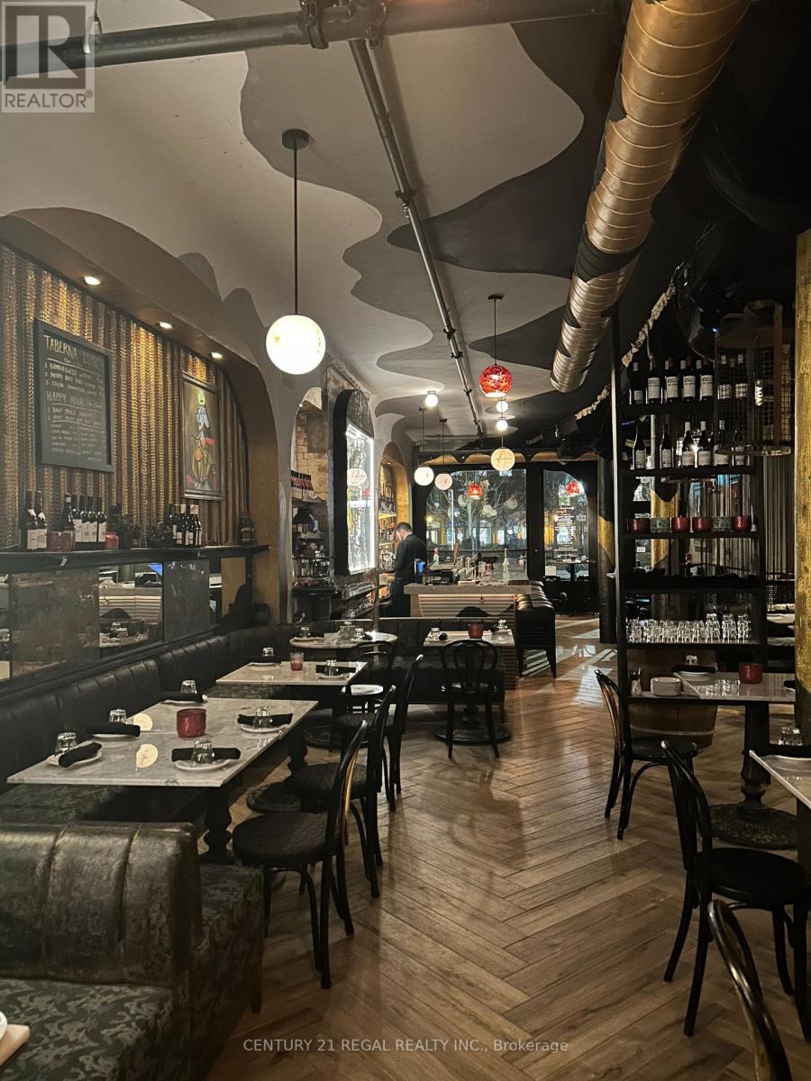 40 Wellington Street E, Toronto, Ontario  M5E 1E3 - Photo 2 - C12880610