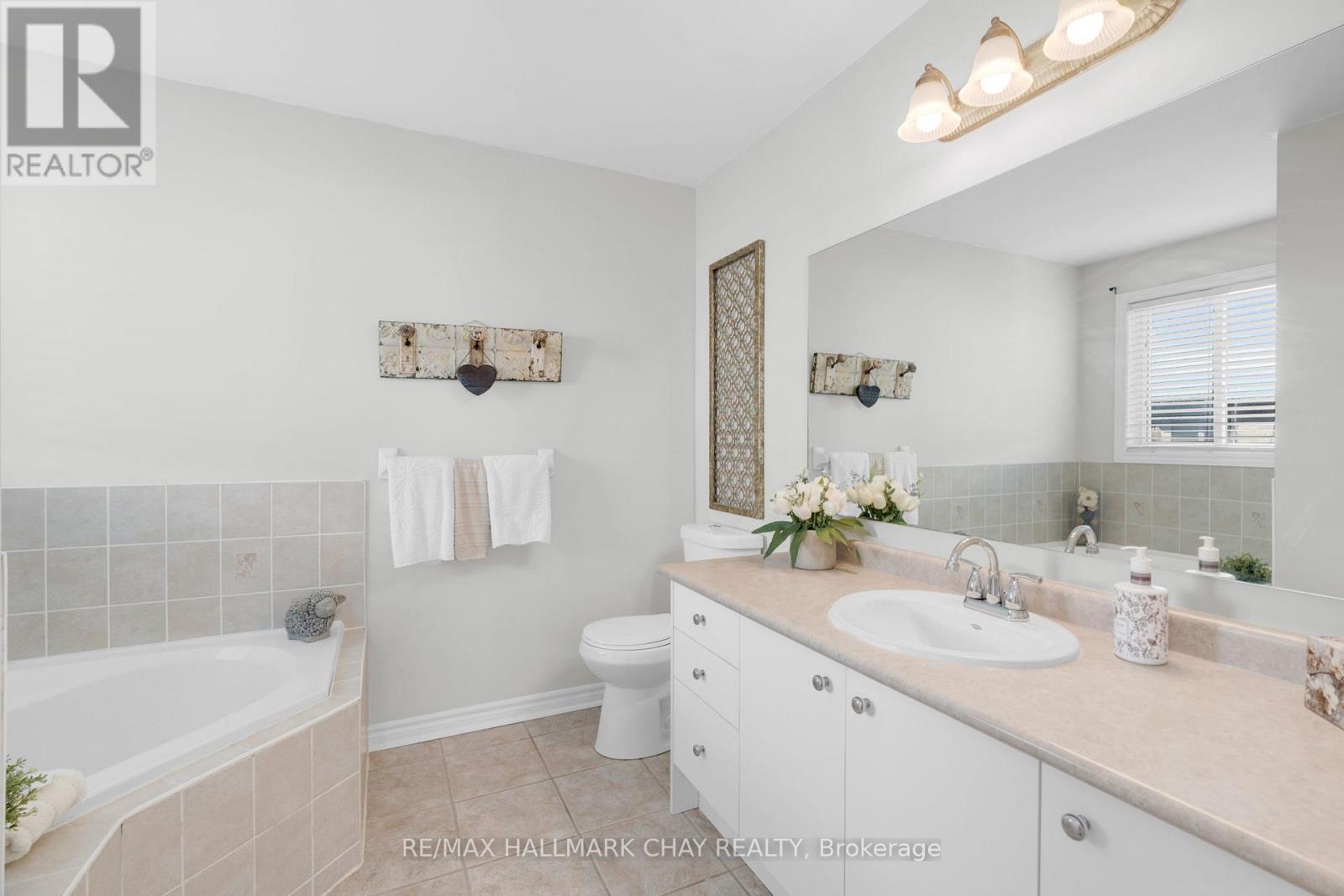 12 Muir Drive, Barrie, Ontario  L4N 0H9 - Photo 15 - S12900520