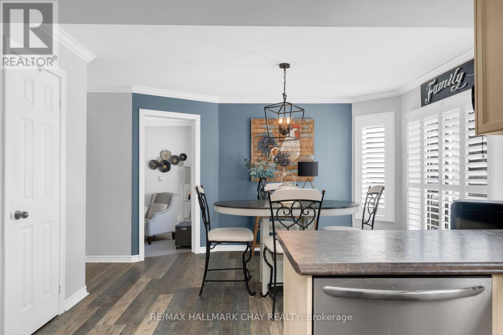 12 Muir Drive, Barrie, Ontario  L4N 0H9 - Photo 9 - S12900520