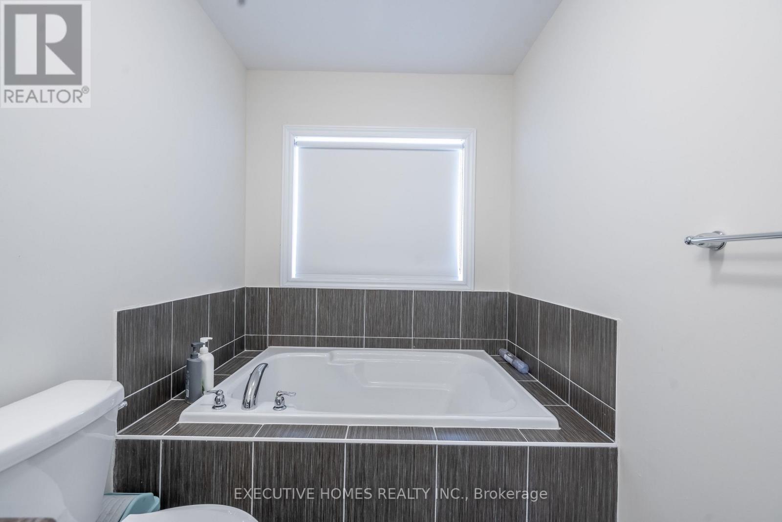 16 Ever Sweet Way W, Thorold, Ontario  L2V 0L1 - Photo 18 - X12889274