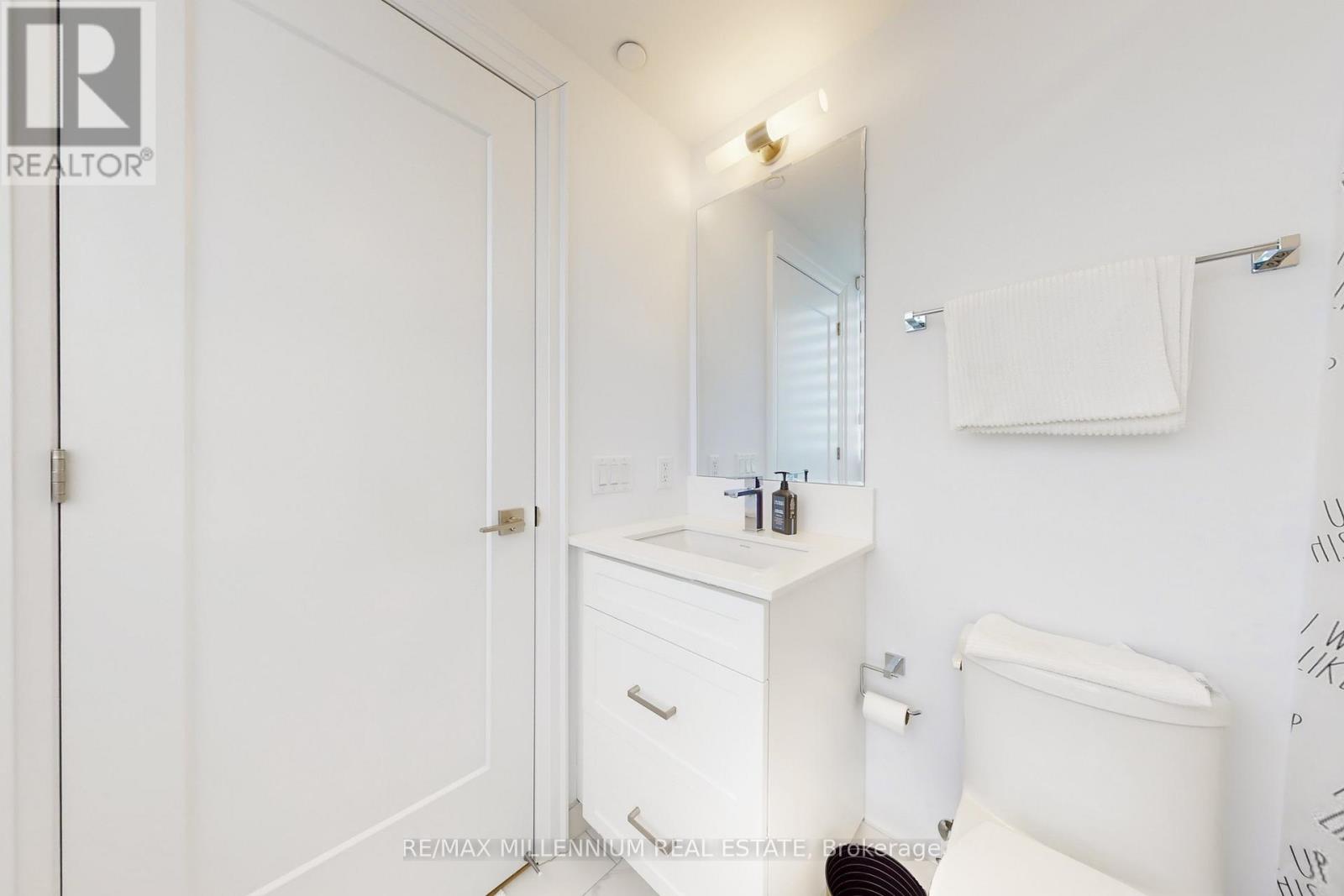 2202 - 30 Elm Drive W, Mississauga, Ontario  L5B 0N6 - Photo 33 - W12900392