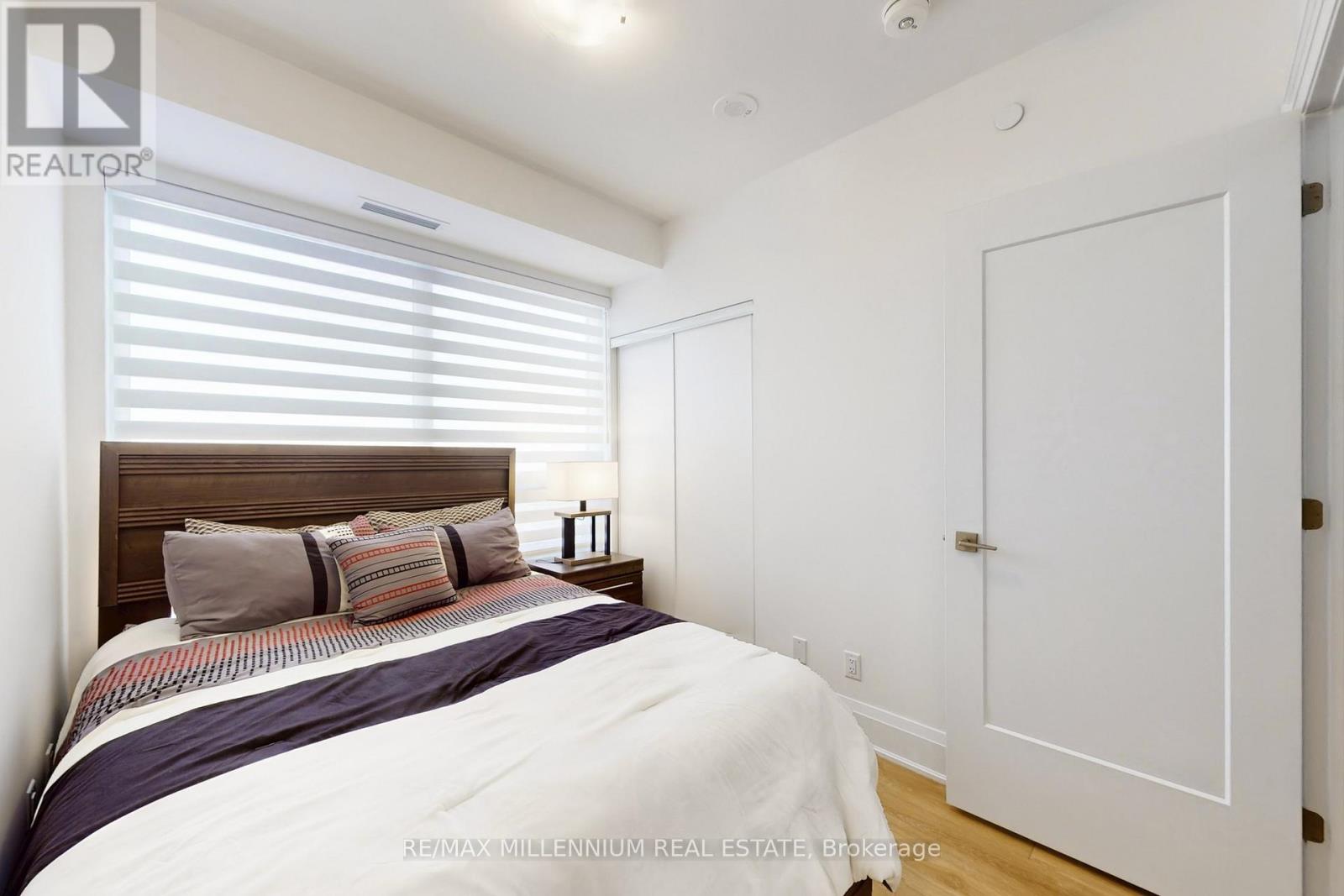 2202 - 30 Elm Drive W, Mississauga, Ontario  L5B 0N6 - Photo 37 - W12900392