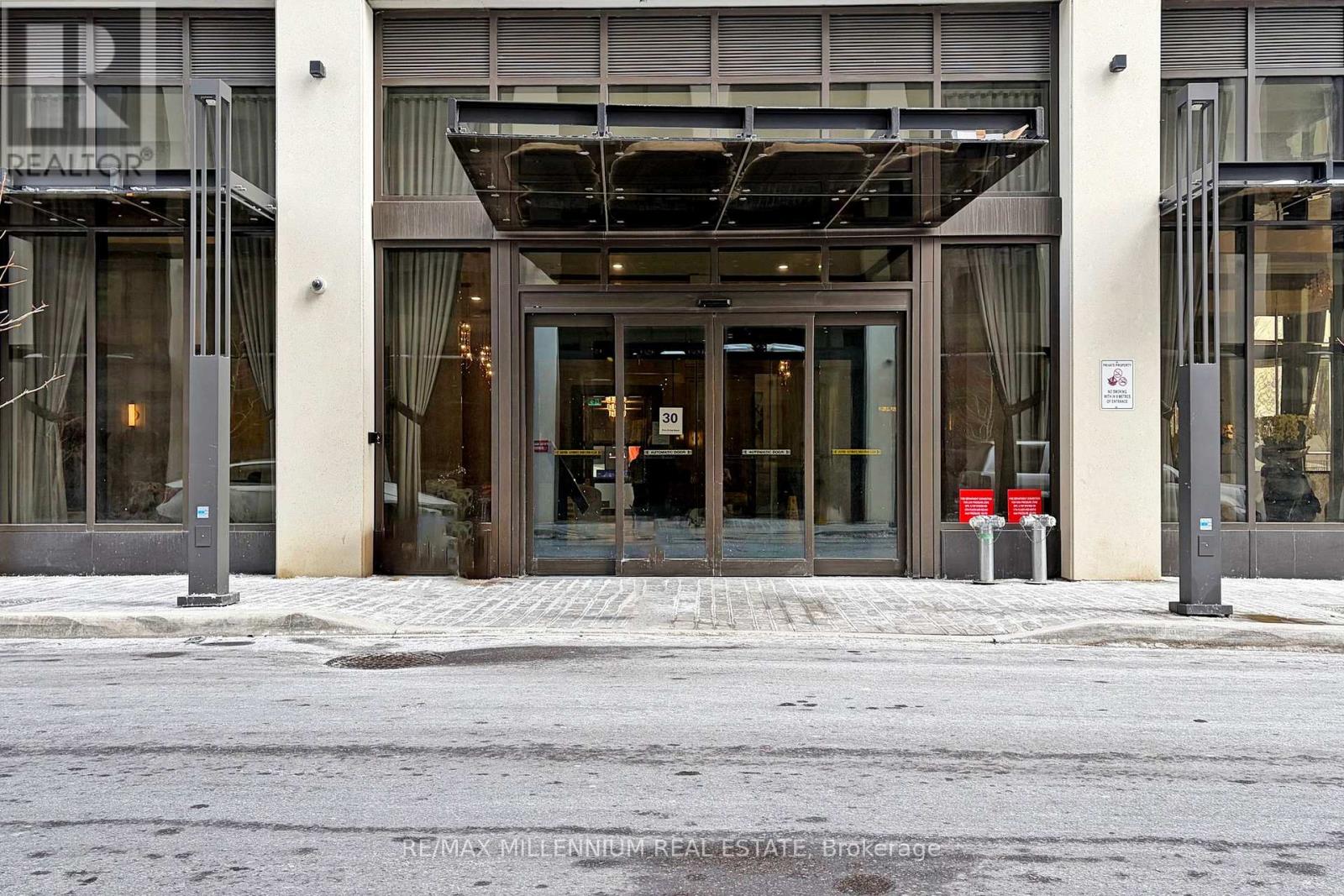 2202 - 30 Elm Drive W, Mississauga, Ontario  L5B 0N6 - Photo 4 - W12900392