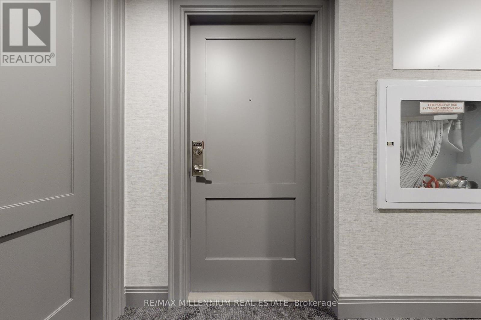 2202 - 30 Elm Drive W, Mississauga, Ontario  L5B 0N6 - Photo 43 - W12900392