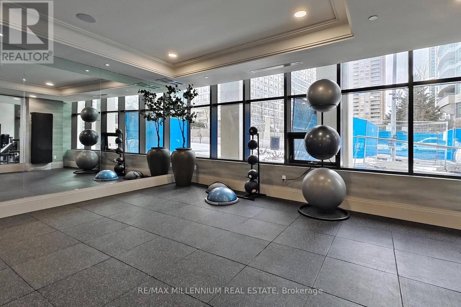 2202 - 30 Elm Drive W, Mississauga, Ontario  L5B 0N6 - Photo 50 - W12900392