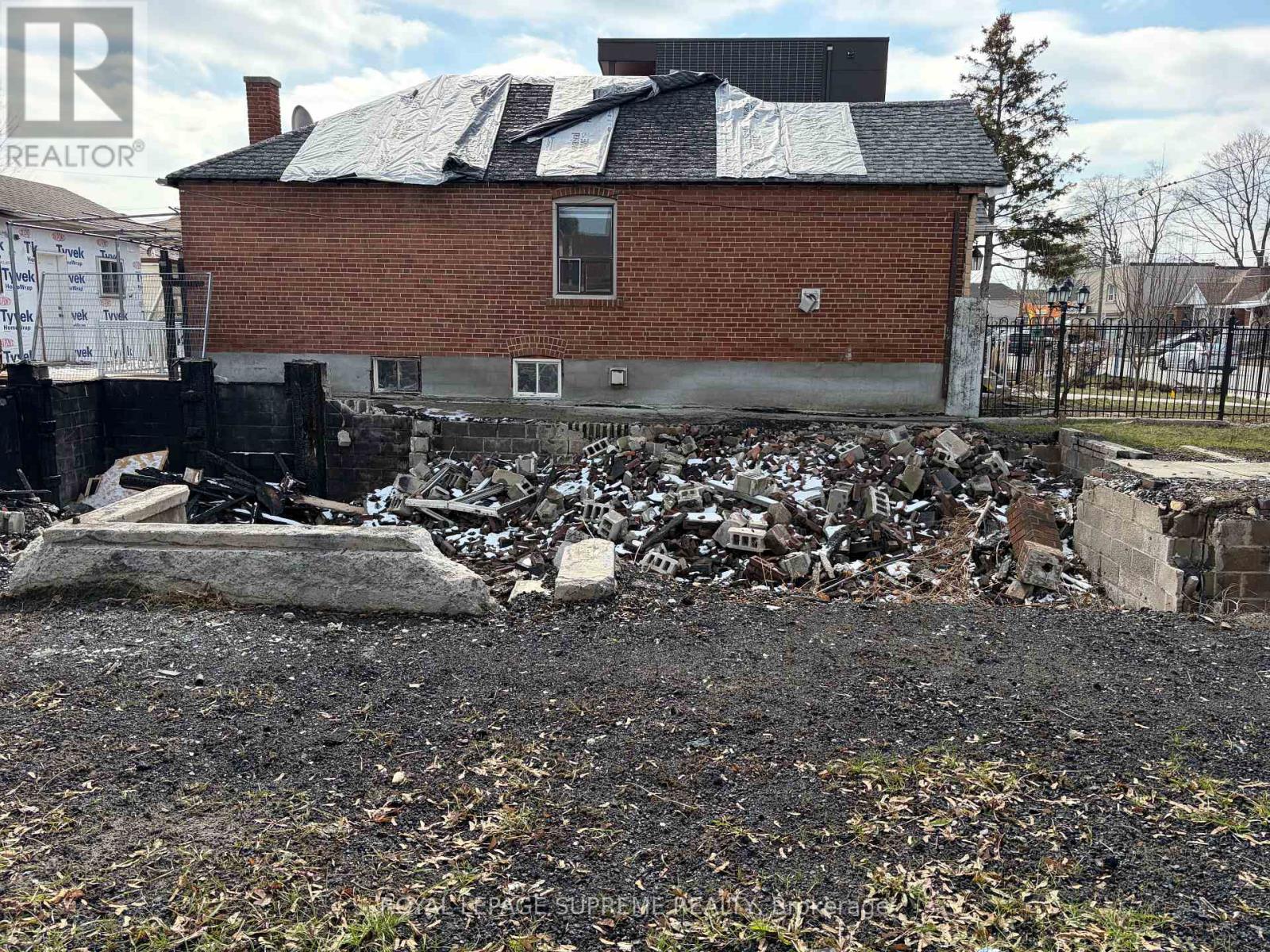 1785 Keele Street, Toronto, Ontario  M6M 3X2 - Photo 4 - W12900442