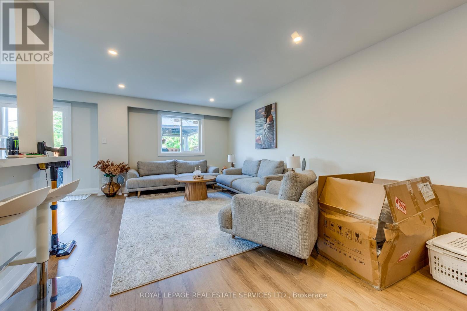 9 - 3308 The Credit Woodlands, Mississauga, Ontario  L5C 2J8 - Photo 3 - W12900488