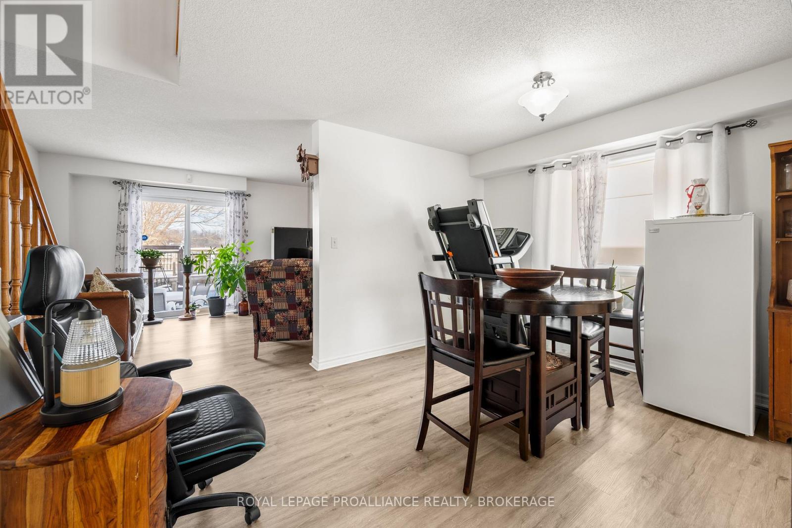 303 Conacher Drive, Kingston, Ontario  K7K 7J6 - Photo 12 - X12900444