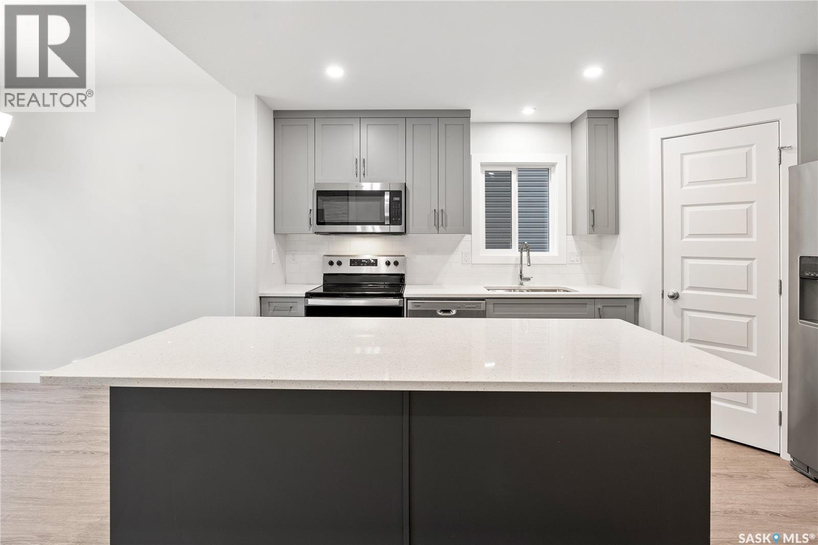 1046 Nightingale Terrace, Saskatoon, Saskatchewan  S7L 7R2 - Photo 9 - SK030864