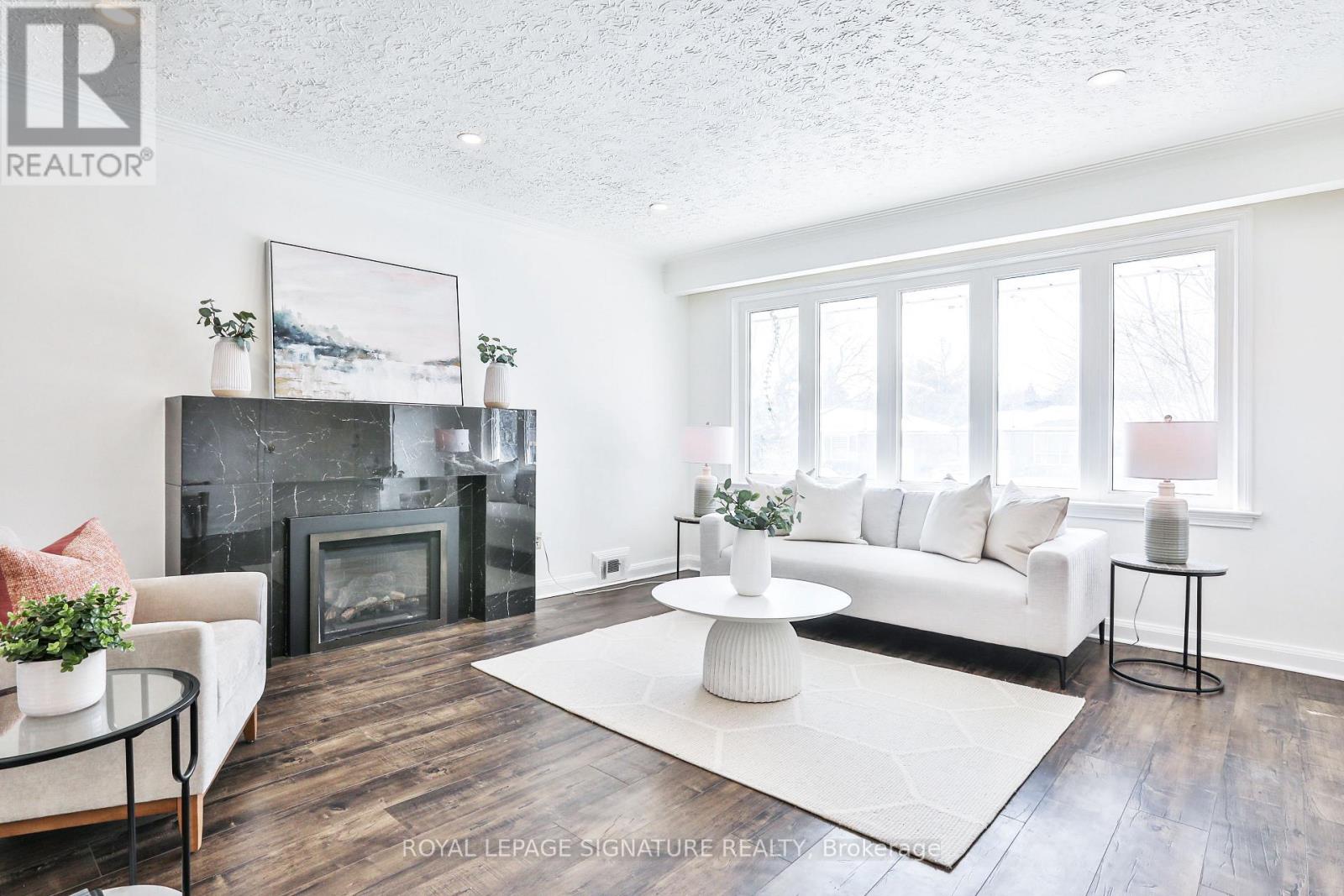 27 Lejune Road, Toronto (Tam O'shanter-Sullivan), Ontario  M1T 2S6 - Photo 2 - E12854470