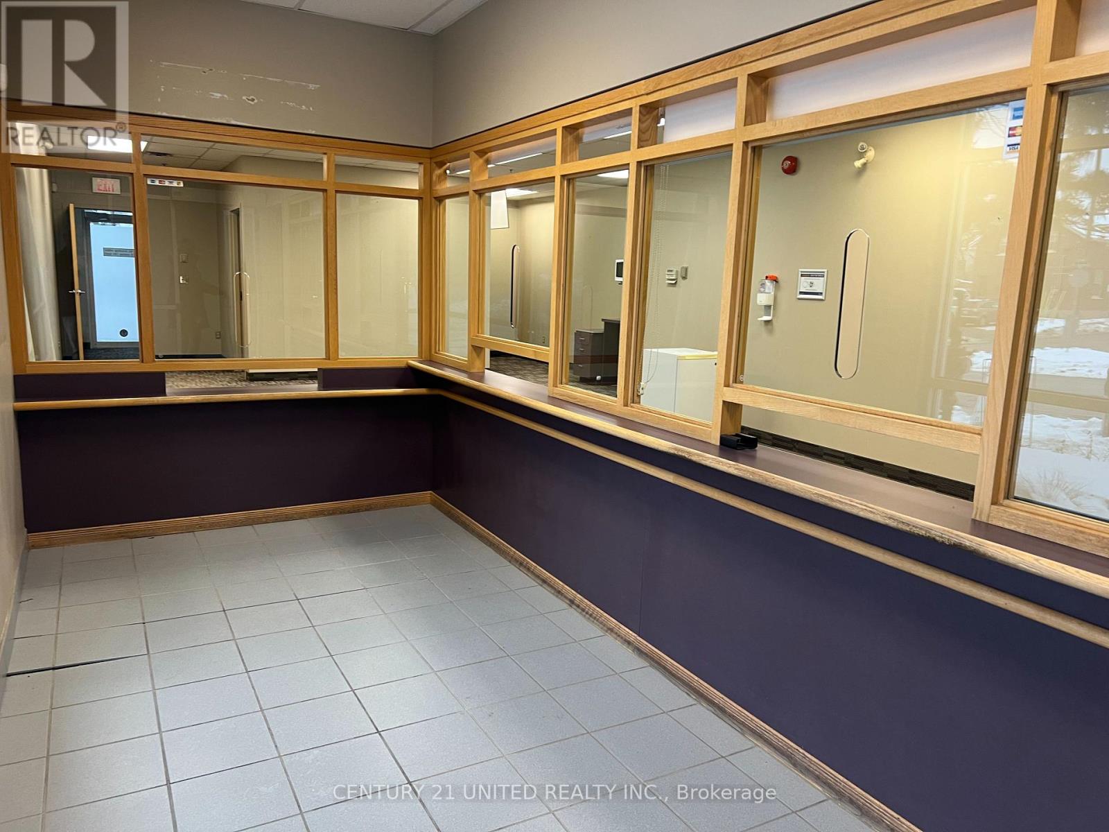 99 Simcoe Street, Peterborough, Ontario  K9H 2H3 - Photo 5 - X12411503