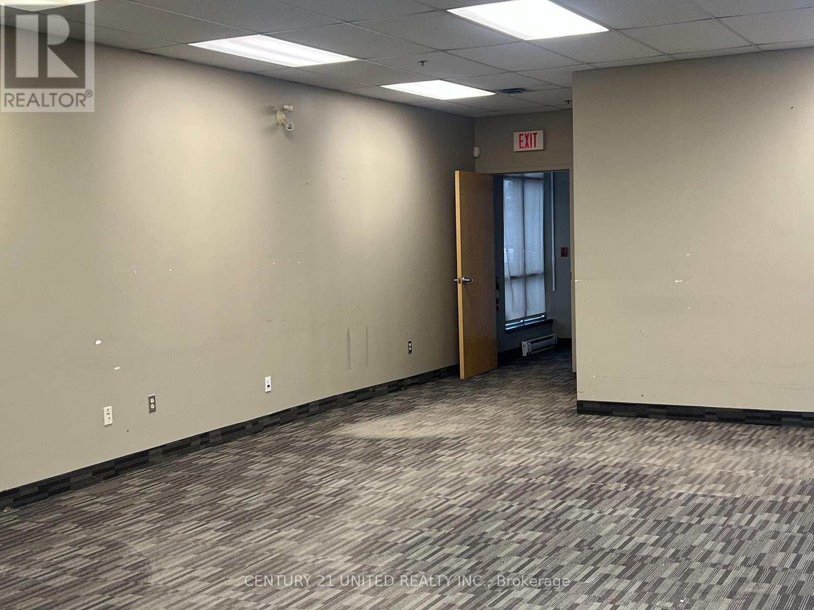 99 Simcoe Street, Peterborough, Ontario  K9H 2H3 - Photo 7 - X12411503