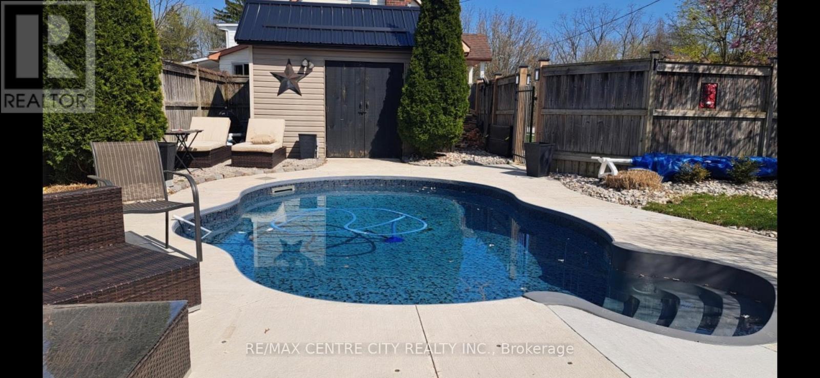 32 Third Avenue, St. Thomas, Ontario  N5R 4J9 - Photo 2 - X12708840