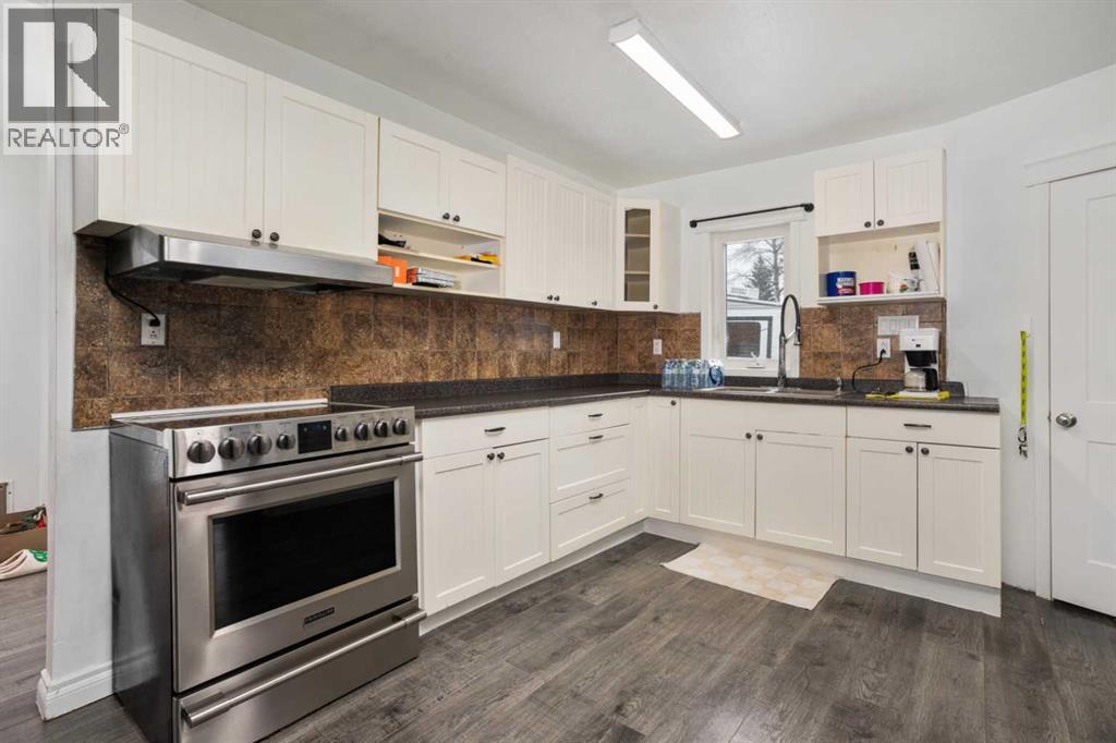 211 Red Wing Crescent, Tillicum Beach, Alberta  T4V 2M9 - Photo 2 - A2293846