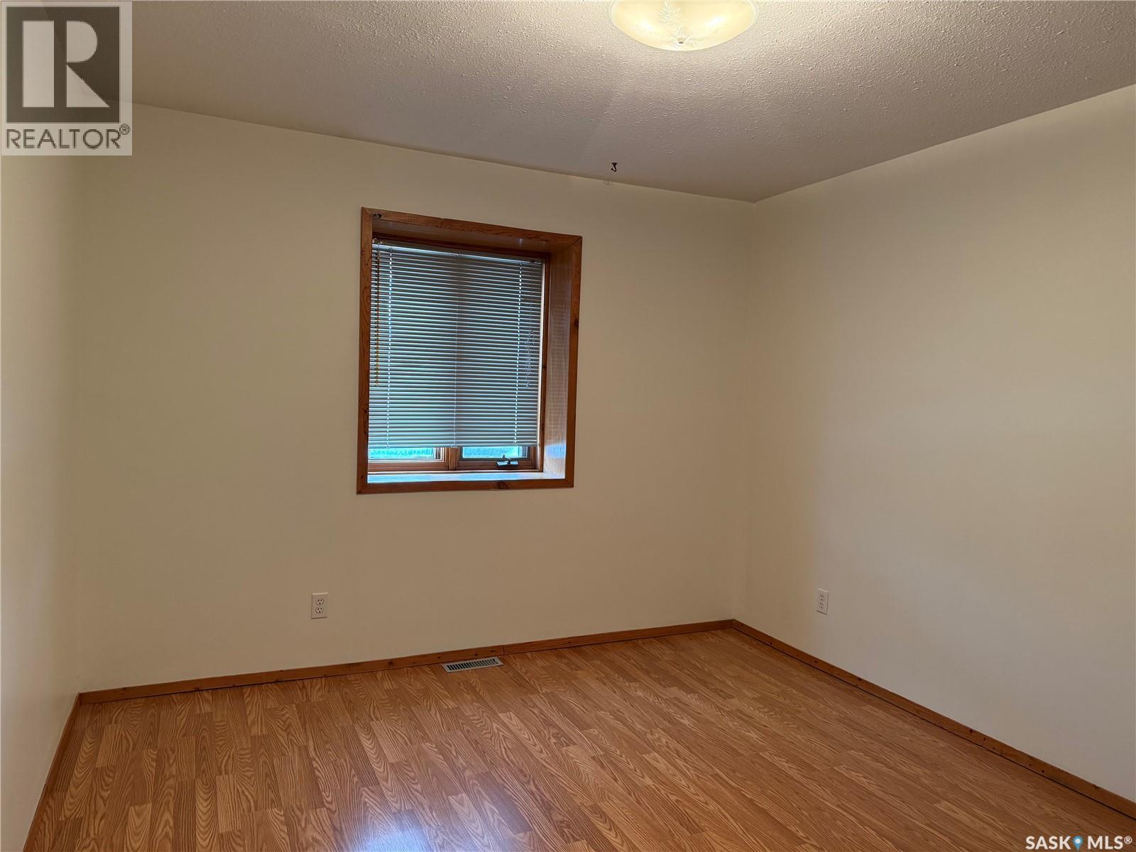 801 2nd Avenue W, Meadow Lake, Saskatchewan  S9X 1A1 - Photo 11 - SK028081