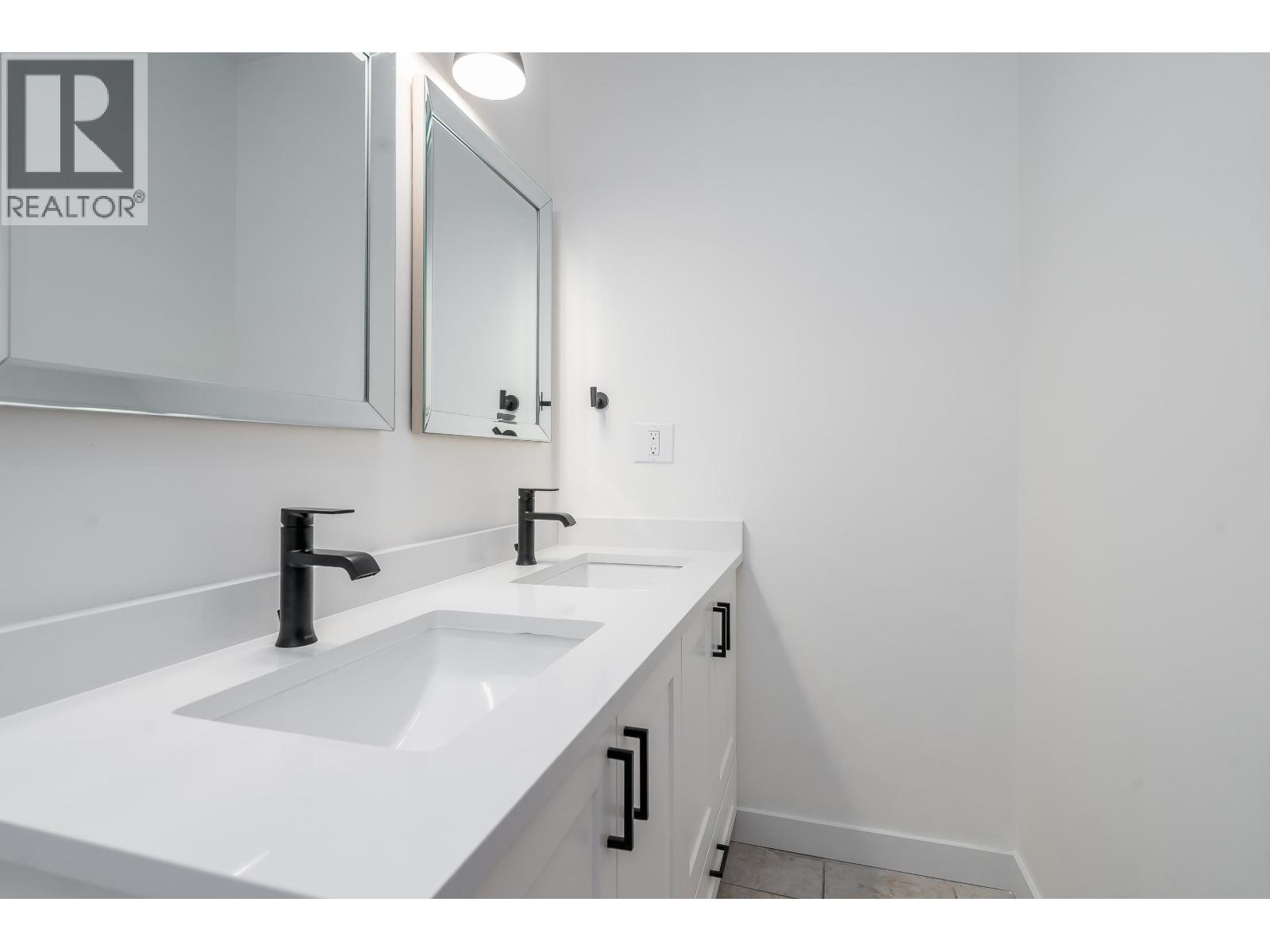 309 9101 Horne Street, Burnaby, British Columbia  V3N 4M3 - Photo 15 - R3101043