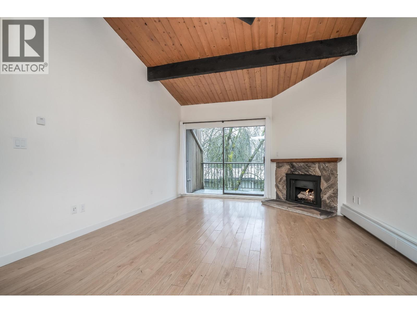 309 9101 Horne Street, Burnaby, British Columbia  V3N 4M3 - Photo 2 - R3101043