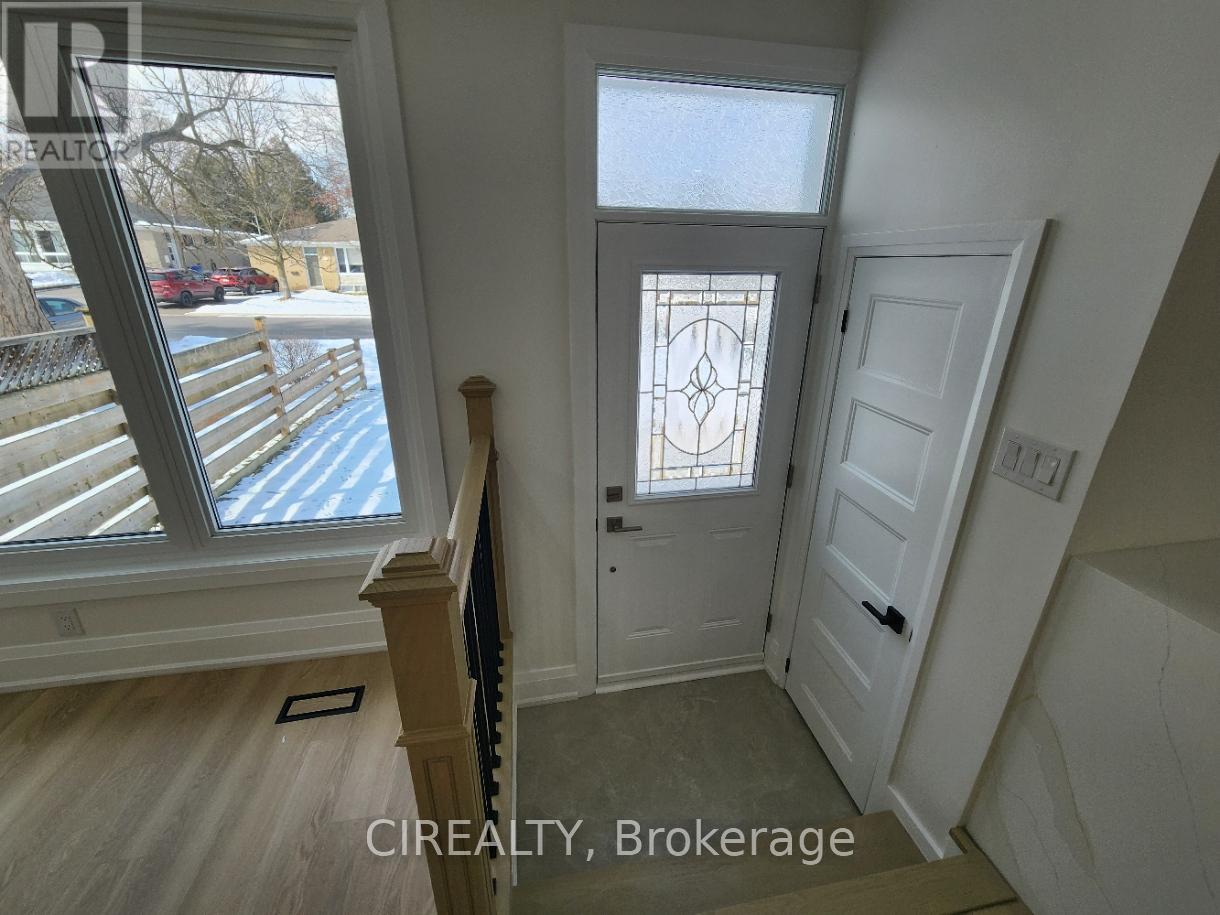 Main - 31 Bailey Crescent, Aurora (Aurora Highlands), Ontario  L4G 2B2 - Photo 2 - N12886208