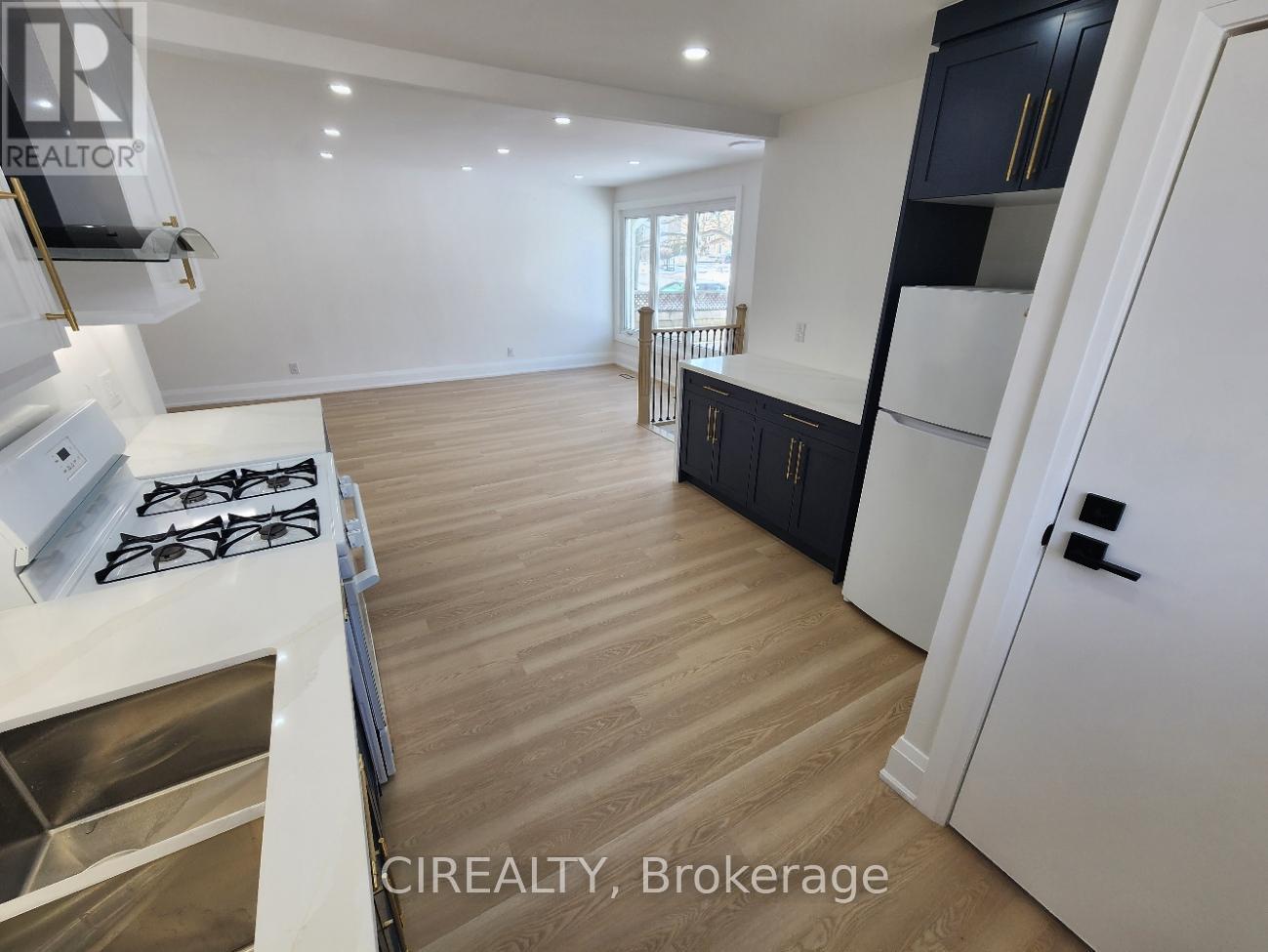 Main - 31 Bailey Crescent, Aurora (Aurora Highlands), Ontario  L4G 2B2 - Photo 9 - N12886208