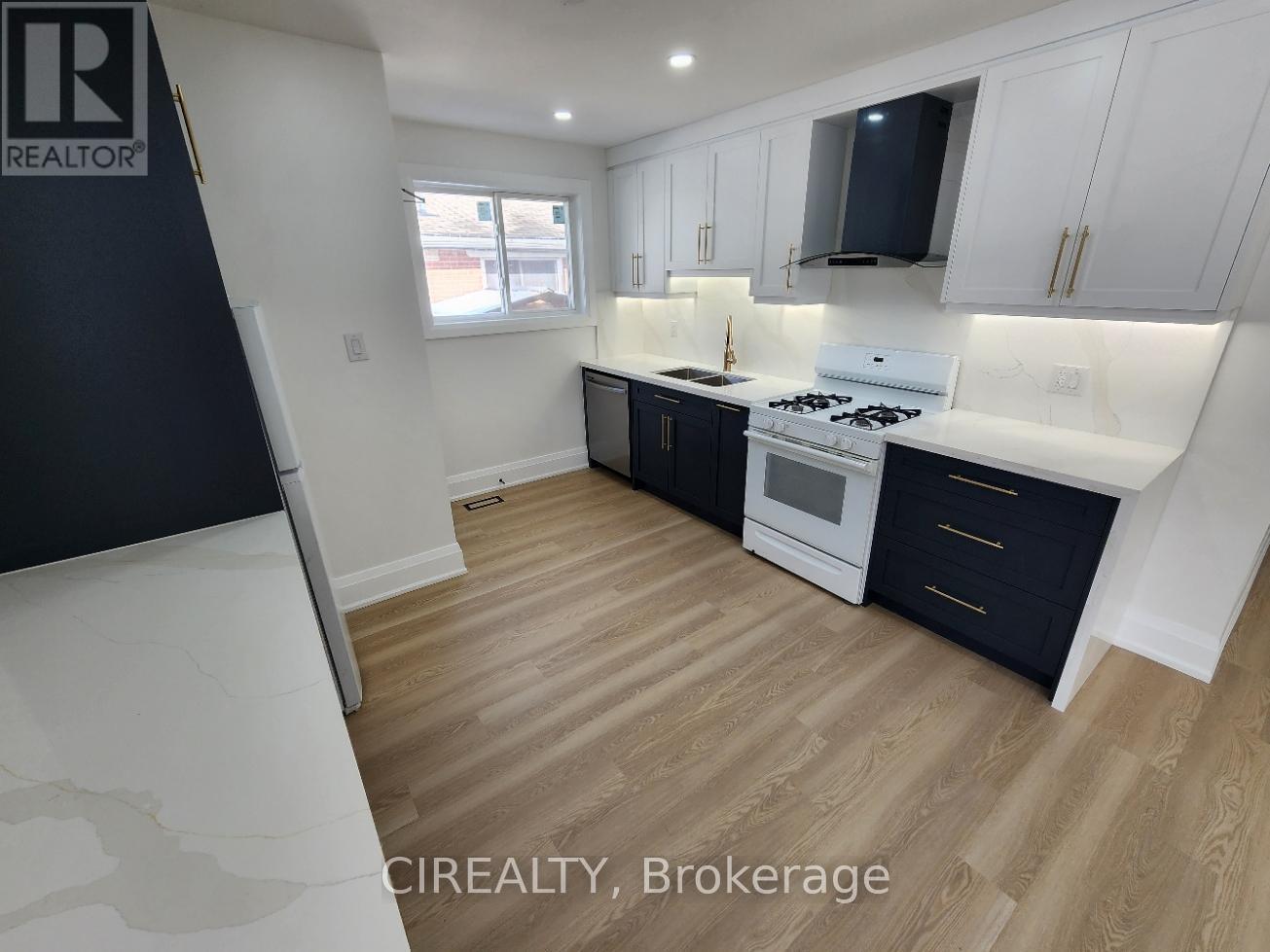 Main - 31 Bailey Crescent, Aurora (Aurora Highlands), Ontario  L4G 2B2 - Photo 7 - N12886208