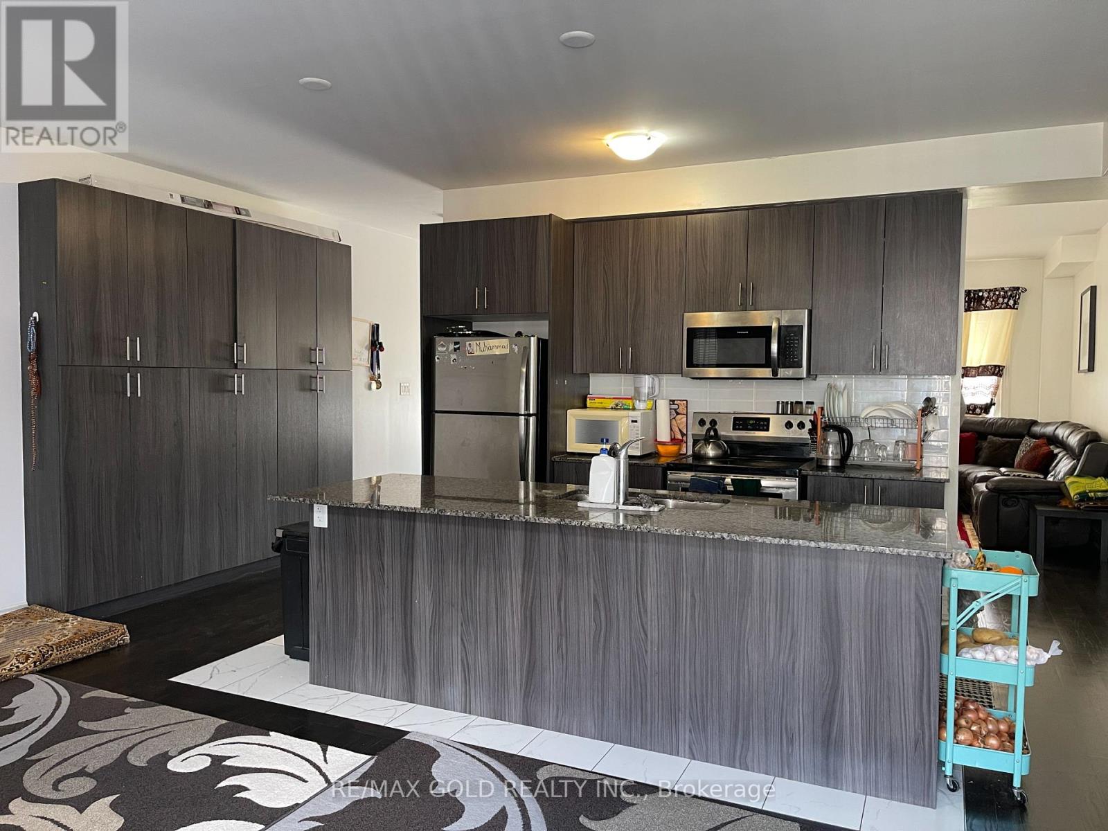 36 Brushwood Drive, Brampton, Ontario  L6Y 6G6 - Photo 10 - W12898364