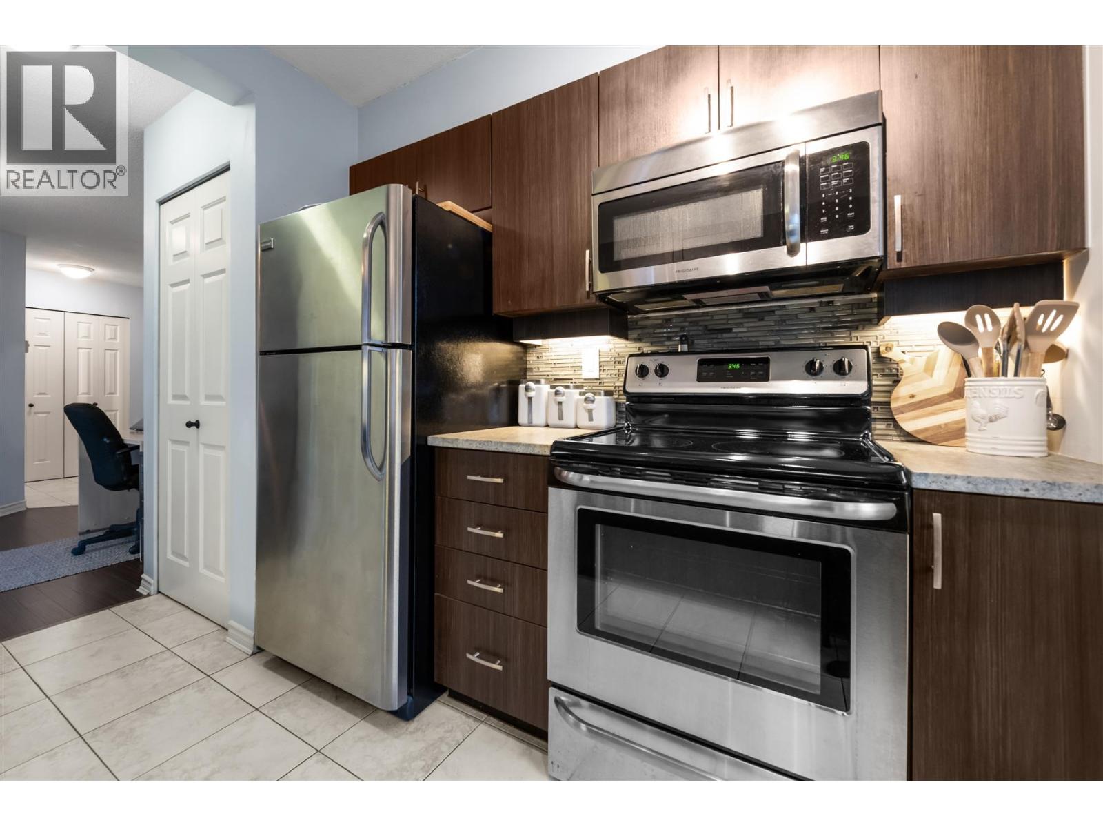 1006 10 Laguna Court, New Westminster, British Columbia  V3M 6W3 - Photo 11 - R3086483