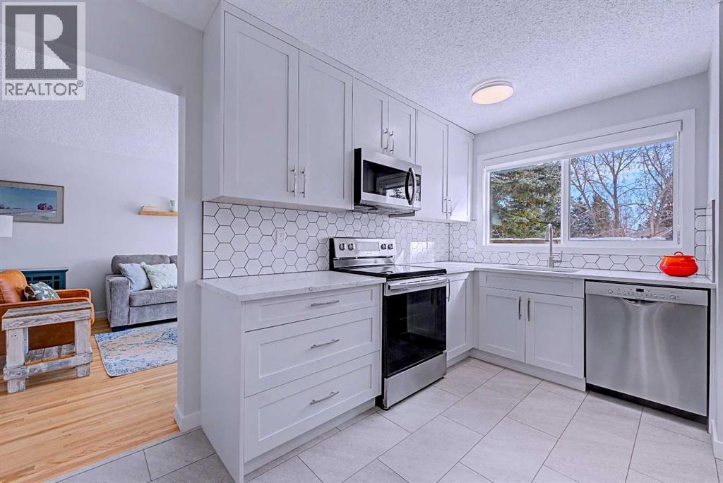 7, 2815 Palliser Drive SW, Calgary, Alberta  T2V 3S8 - Photo 2 - A2293677