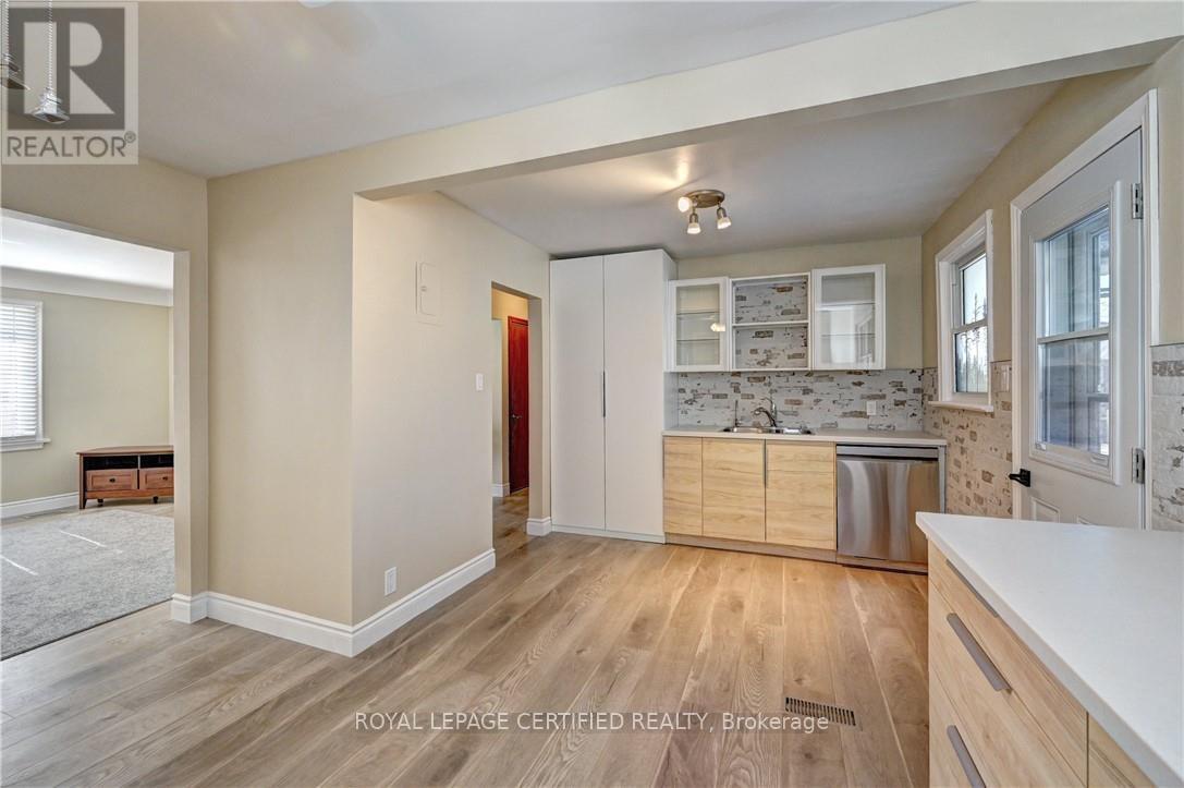 476 Prospect Avenue, Kitchener, Ontario  N2A 1E1 - Photo 8 - X12896198