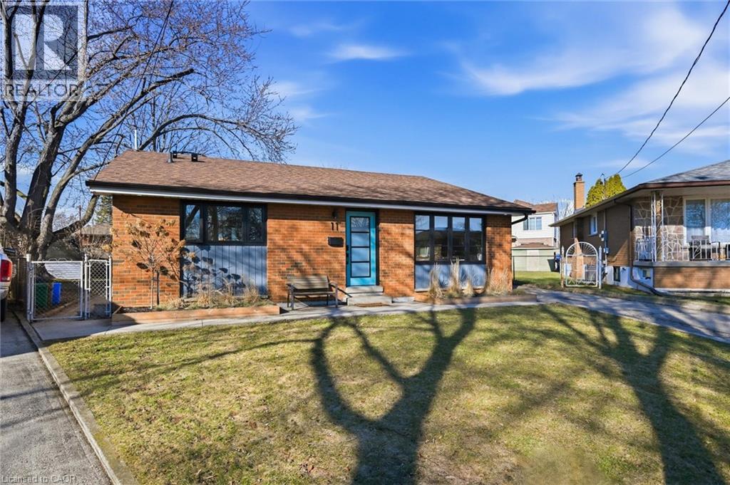 11 Sandlyn Court, Hamilton, Ontario  L8H 2R4 - Photo 3 - 40813577