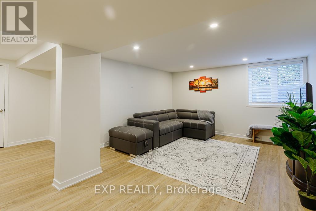 194 Willow Creek Circle, Ottawa, Ontario  K2G 7B1 - Photo 2 - X12900620