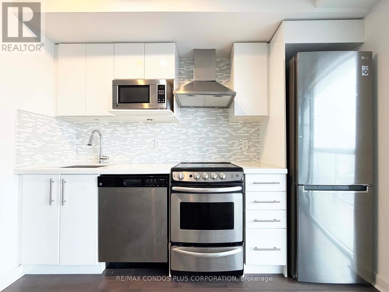 1508 - 58 Orchard View Boulevard, Toronto, Ontario  M4R 0A2 - Photo 6 - C12836056