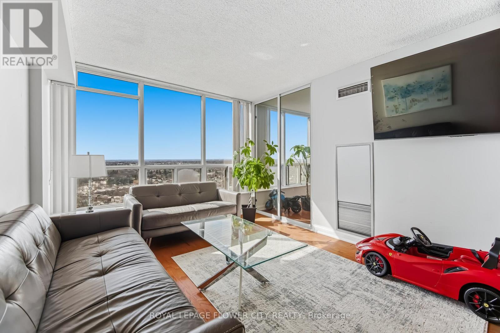 2103 - 22 Hanover Road, Brampton, Ontario  L6S 5K7 - Photo 18 - W12888586